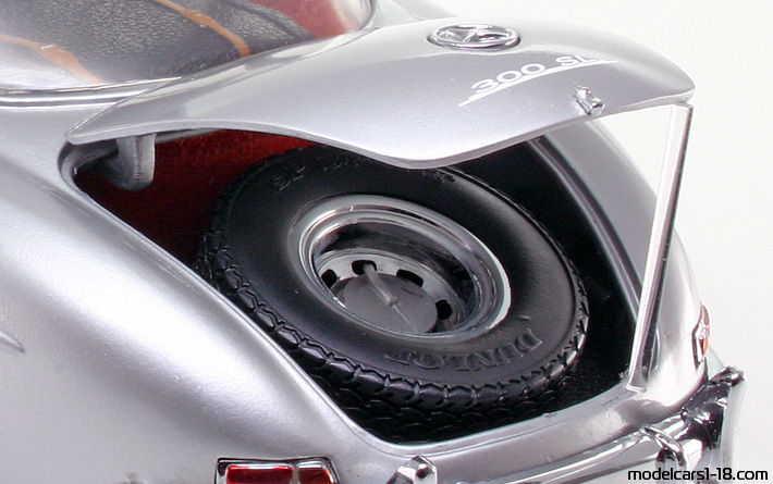 1954 - Mercedes 300 SL (W198) Kyosho 1/18 (Silber) Kofferraum / Klappbare Scheinwerfer