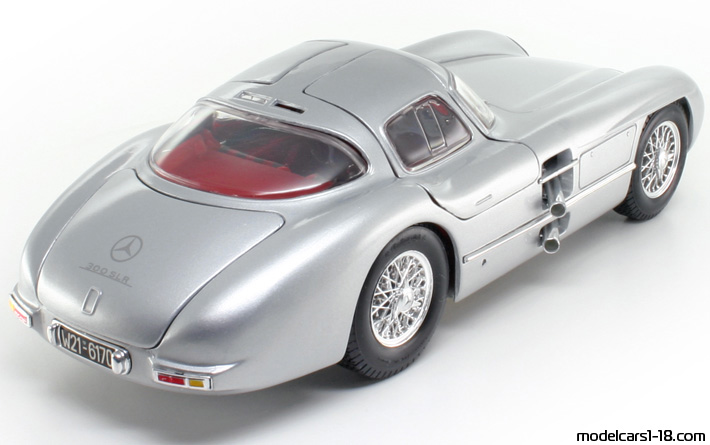 1955 - Mercedes 300 SLR (W196S) Maisto 1/18 (Silber) Hinten rechte seite