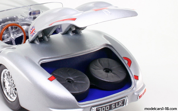 1955 - Mercedes 300 SLR (W196S) Bburago 1/18 (Silber) Kofferraum / Klappbare Scheinwerfer