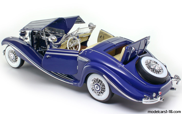 1936 - Mercedes 500 K (W29) Maisto 1/18 (Blau) Zu öffnende Teile
