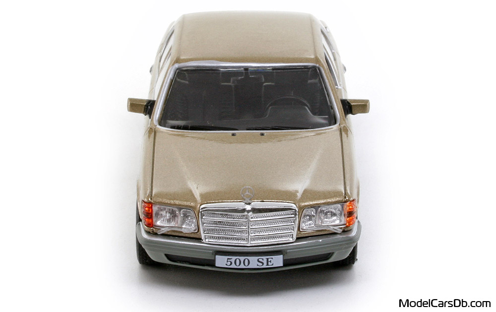 1979 - Mercedes 500 SE (W126) DeAgostini 1/43 (Orange / Grau) Front