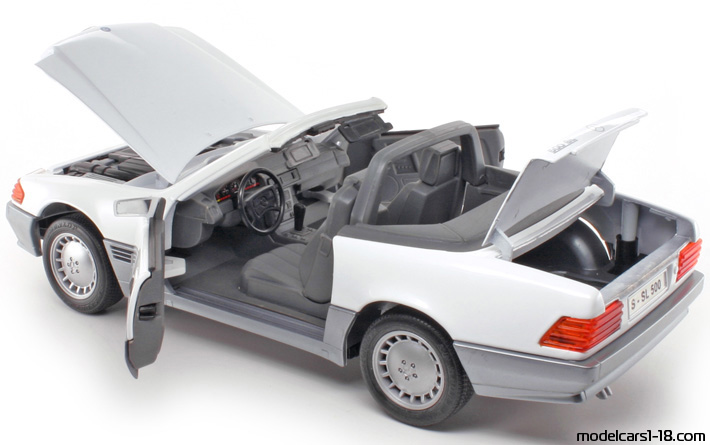 1989 - Mercedes 500 SL (R129) Road Tough 1/18 (Weiß / Grau) Zu öffnende Teile