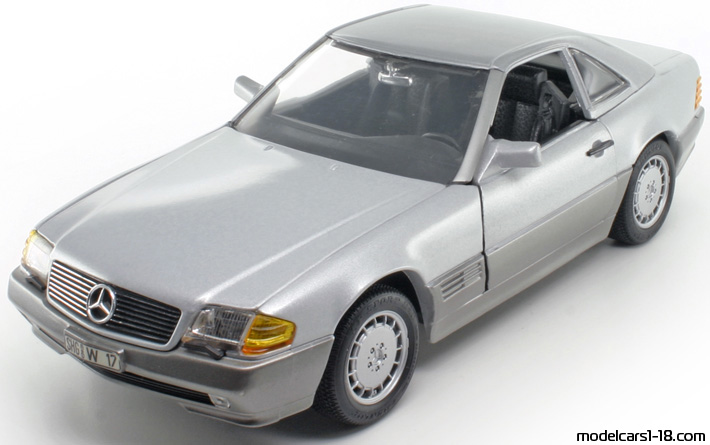 1989 - Mercedes 500 SL (R129) Revell 1/18 (Silber / Grau) Vorne linke Seite