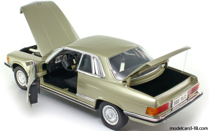 1981 - Mercedes 500 SLC (C107) Ricko 1/18 (Gold) Zu öffnende Teile