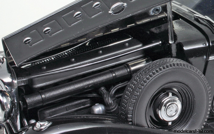 1938 - Mercedes 770 K (W150) Signature Models 1/18 (Schwarz) Motor