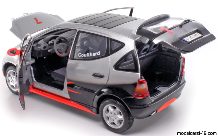 1997 - Mercedes A 140 F1 Edition (W168) Maisto 1/18 (Silber / Rot) Zu öffnende Teile