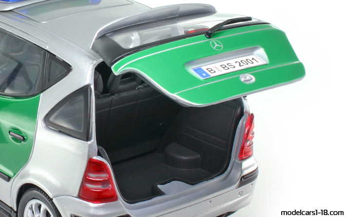 2001 - Mercedes A 140 L (W168) Police Maisto 1/18 (Silber / Grün) Kofferraum / Klappbare Scheinwerfer