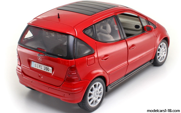 2001 - Mercedes A 160 (W168) Maisto 1/18 (Rot) Hinten rechte seite