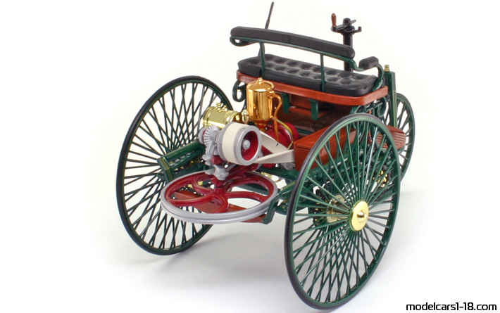 1886 - Mercedes Benz Patent-Motorwagen Norev 1/18 (Grün) Hinten rechte seite