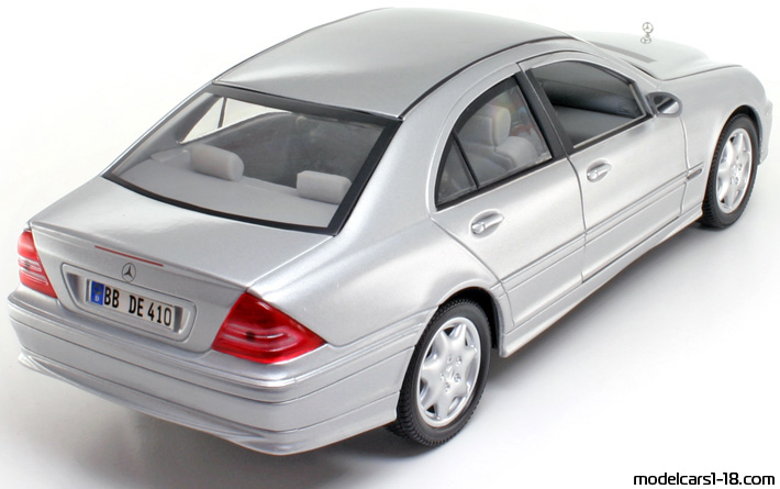 2000 - Mercedes C 320 (W203) Anson 1/18 (Silber) Hinten rechte seite
