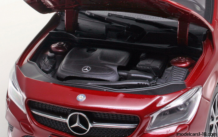 2014 - Mercedes CLA (C117) Norev 1/18 (Rot) Motor