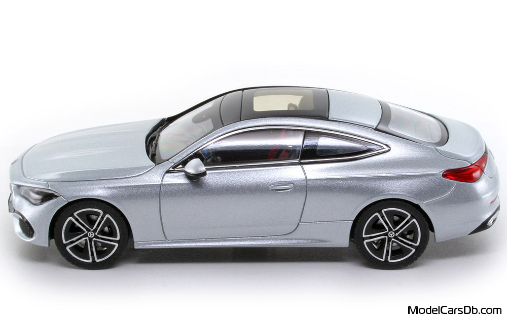 2024 - Mercedes CLE 300 (C236) Norev 1/43 (Weiß) Seite