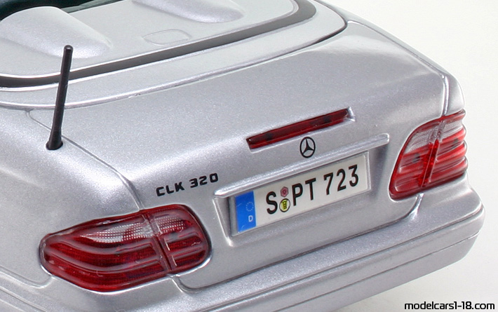 1997 - Mercedes CLK 320 (C208) Anson 1/18 (Silber) Kofferraum / Klappbare Scheinwerfer