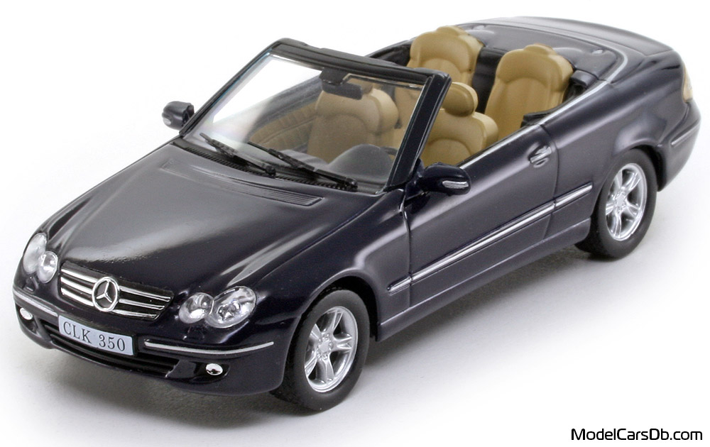 2005 - Mercedes CLK 350 Cabriolet (A209) DeAgostini 1/43 (Blau) Vorne linke Seite