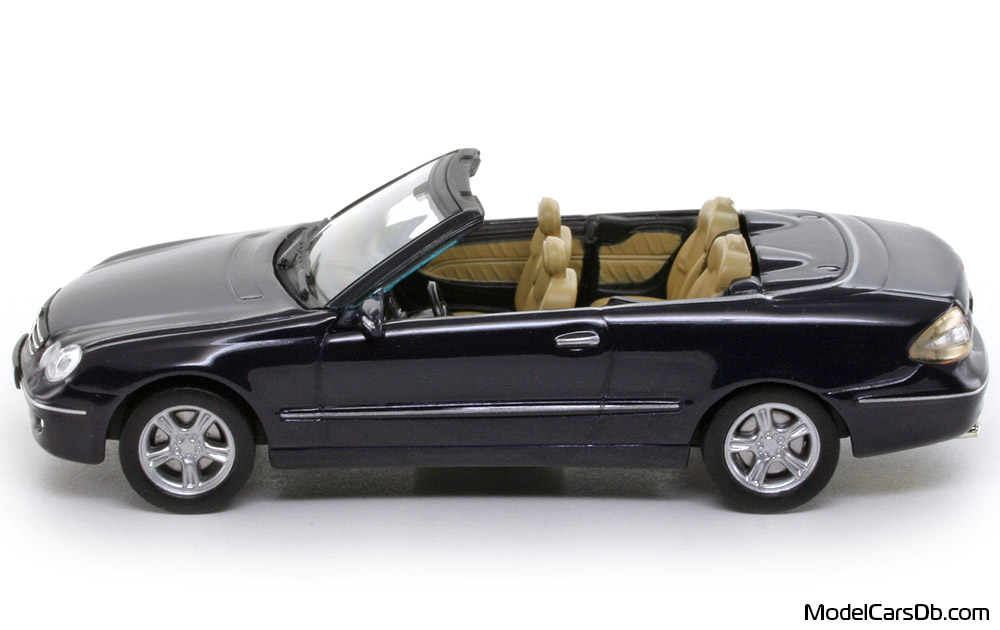 2005 - Mercedes CLK 350 Cabriolet (A209) DeAgostini 1/43 (Blau) Seite