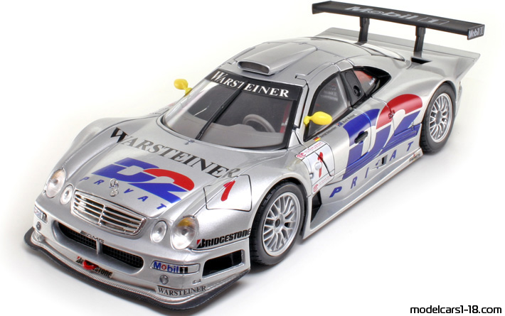 1998 - Mercedes CLK GTR Maisto 1/18 (Blue) Vorne linke Seite