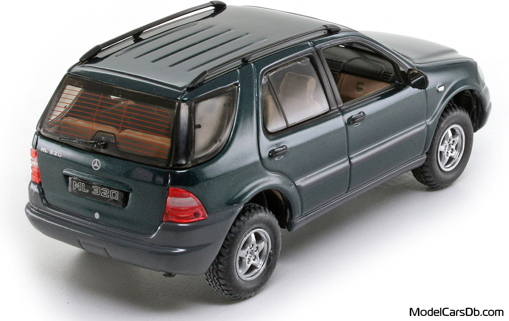 1998 - Mercedes ML 320 (W163) Vitesse 1/43 (Grün) Hinten rechte seite