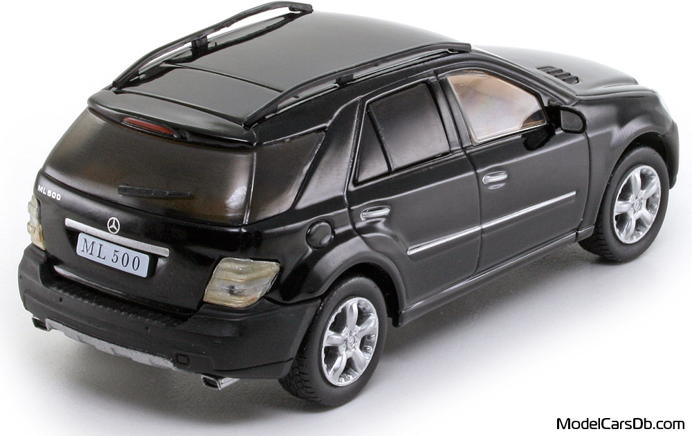 2005 - Mercedes ML 500 (W164) DeAgostini 1/43 (Schwarz) Hinten rechte seite