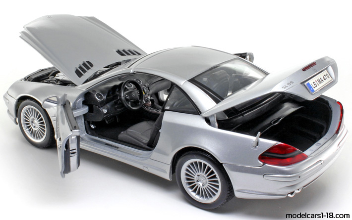 2001 - Mercedes SL 55 AMG (R230) Maisto 1/18 (Silber) Zu öffnende Teile