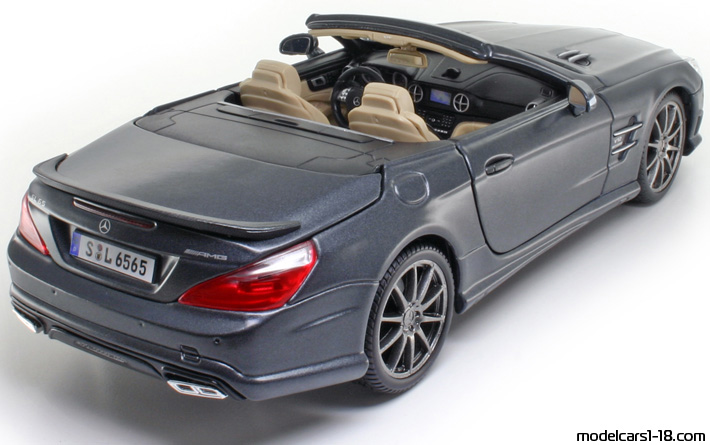 2012 - Mercedes SL 65 AMG (R231) Maisto 1/18 (Grau) Hinten rechte seite