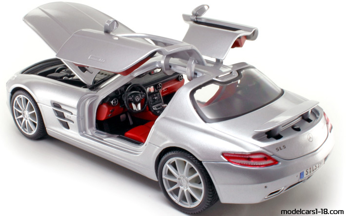 2010 - Mercedes SLS AMG (C197) Maisto 1/18 (Silber) Zu öffnende Teile