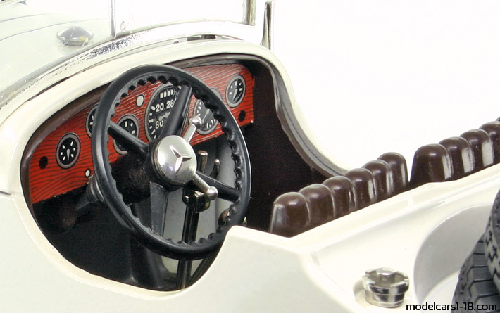 1928 - Mercedes SSKL (W06) Bburago 1/18 (Weiß / Schwarz) Innenraum Armaturenbrett