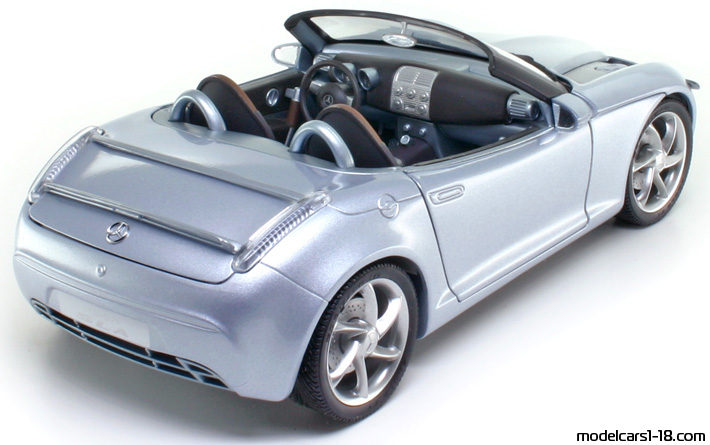 2000 - Mercedes Vision SLA Concept Gate 1/18 (Lila) Hinten rechte seite