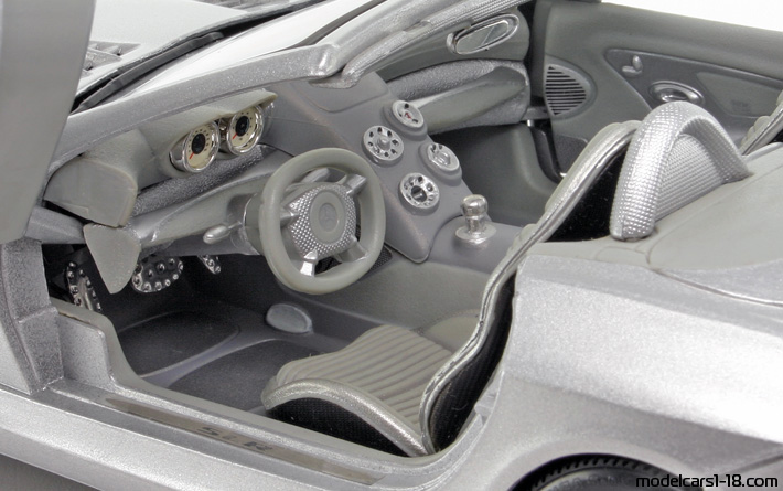 1999 - Mercedes Vision SLR Concept Maisto 1/18 (Silber) Innenraum Armaturenbrett