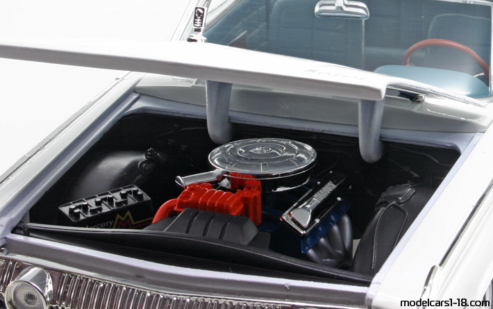 1964 - Mercury Marauder Road Signature 1/18 (Silber / Weiß) Motor