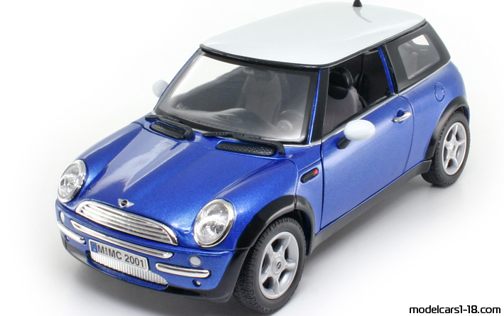 2001 - Mini Cooper Motor Max 1/18 (Blau / Weiß) Vorne linke Seite