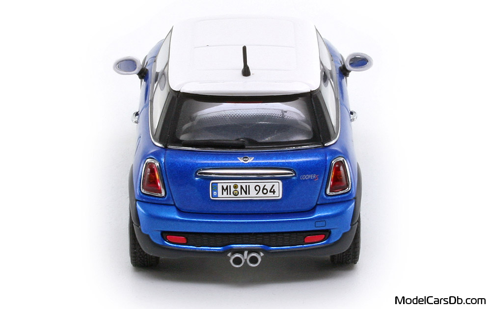 2006 - Mini Cooper S AutoArt 1/43 (Blau / Weiß) Heck