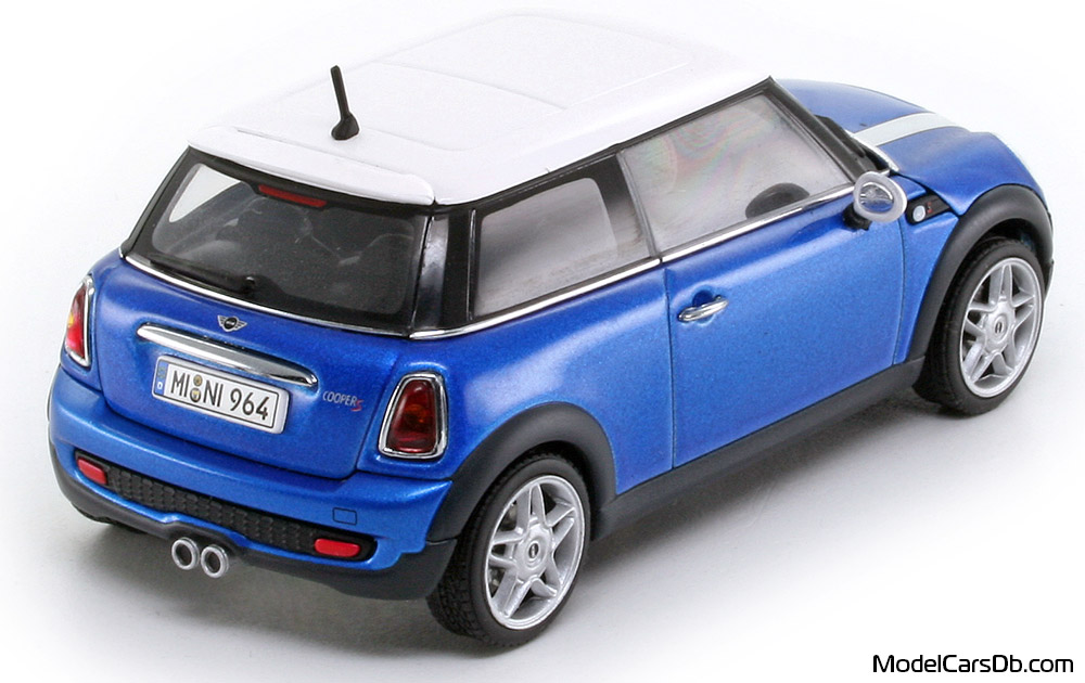 2006 - Mini Cooper S AutoArt 1/43 (Blau / Weiß) Hinten rechte seite