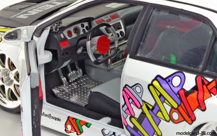 2003 - Mitsubishi Lancer EVO VIII Jada Toys 1/18 (Weiß) Innenraum Armaturenbrett