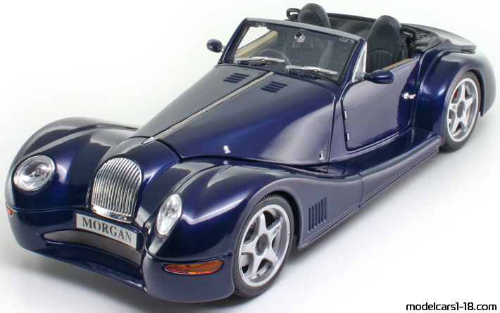 2000 - Morgan Aero 8 Maisto 1/18 (Blau) Vorne linke Seite