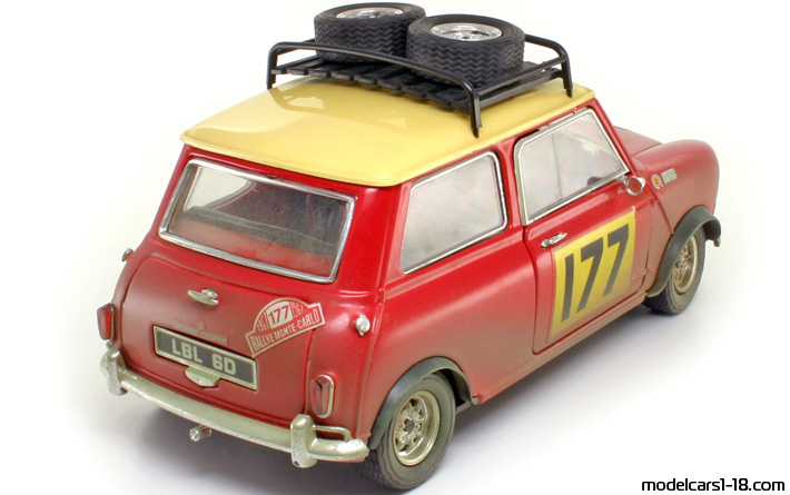 1967 - Morris Mini Cooper 1275S Majorette 1/16 (Rot / Weiß) Hinten rechte seite