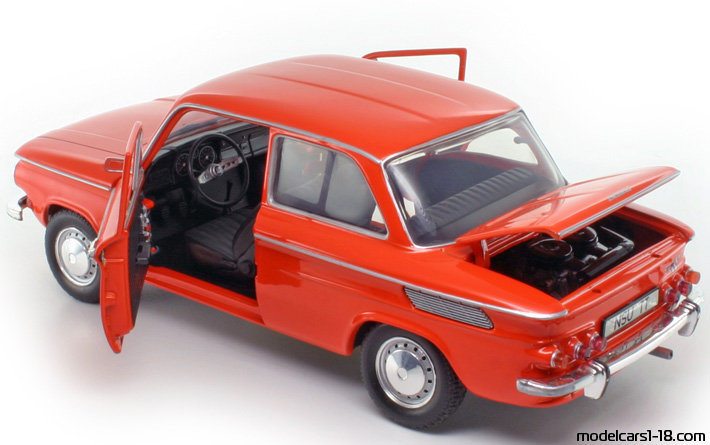 1968 - NSU TT Revell 1/18 (Rot) Zu öffnende Teile