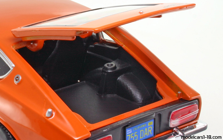 1971 - Nissan 240Z (S30) Maisto 1/18 (Orange) Kofferraum / Klappbare Scheinwerfer