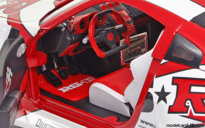 2003 - Nissan 350Z (Z33) Jada Toys 1/18 (Rot / Weiß) Innenraum Armaturenbrett