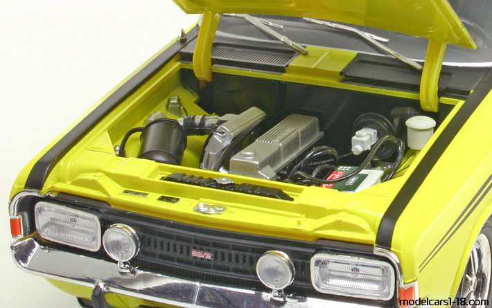 1970 - Opel Commodore GS/E Revell 1/18 (Gelb / Schwarz) Motor