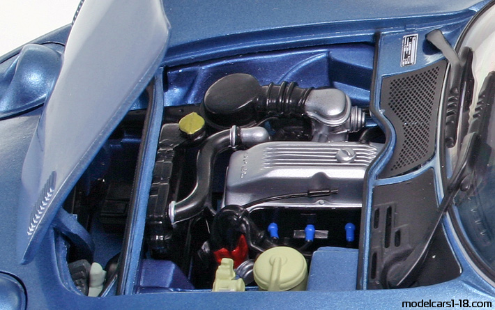 1968 - Opel GT Minichamps 1/18 (Blau) Motor