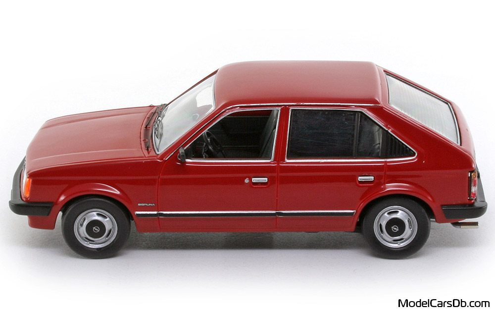 1979 - Opel Kadett Schuco 1/43 (Rot) Seite