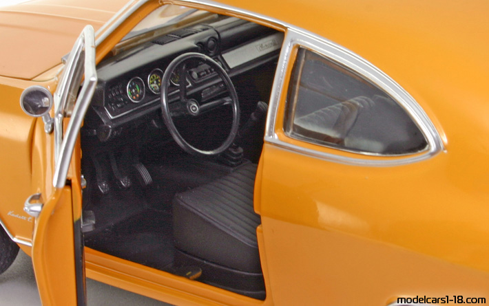 1965 - Opel Kadett LS Revell 1/18 (Orange) Innenraum Armaturenbrett