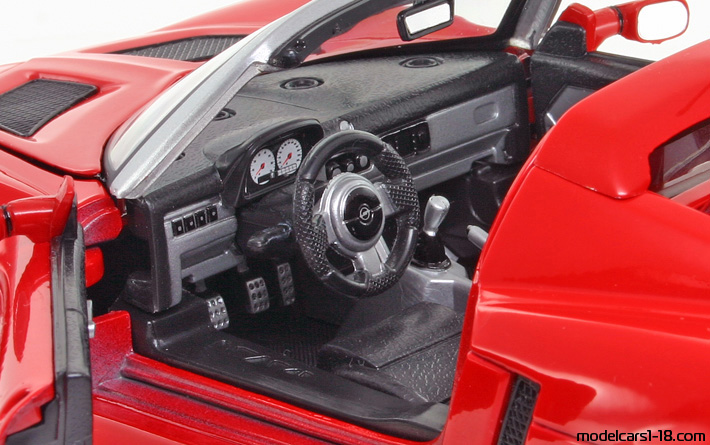 2000 - Opel Speedster Welly 1/18 (Rot) Innenraum Armaturenbrett