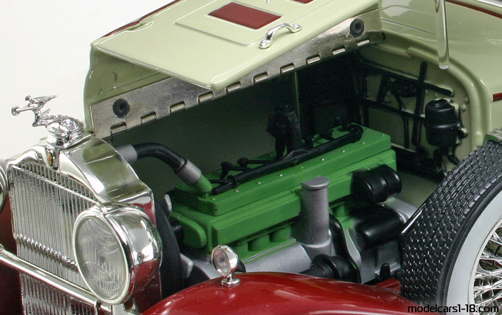 1930 - Packard Eight LeBaron 745 Signature Models 1/18 (Weiß / Rot) Motor