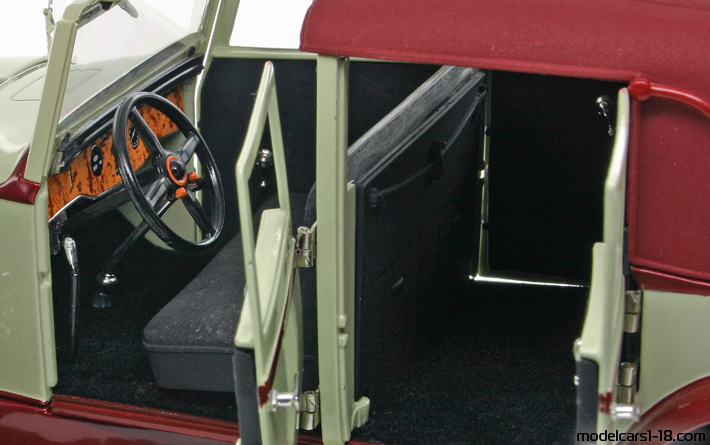 1930 - Packard Eight LeBaron 745 Signature Models 1/18 (Weiß / Rot) Innenraum Armaturenbrett