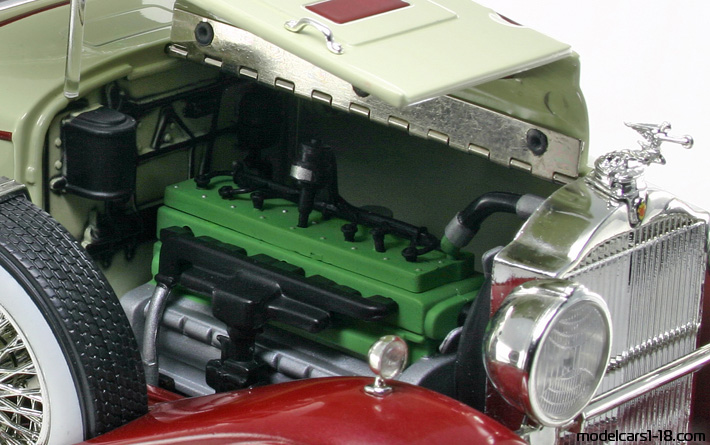 1930 - Packard Eight LeBaron 745 Signature Models 1/18 (Weiß / Rot) Kofferraum / Klappbare Scheinwerfer