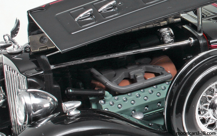 1934 - Packard Twelve Anson 1/18 (Schwarz) Motor