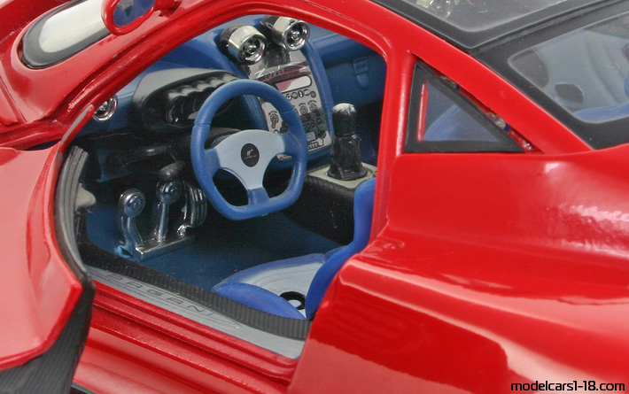 1999 - Pagani Zonda C12 Solido 1/18 (Rot) Innenraum Armaturenbrett