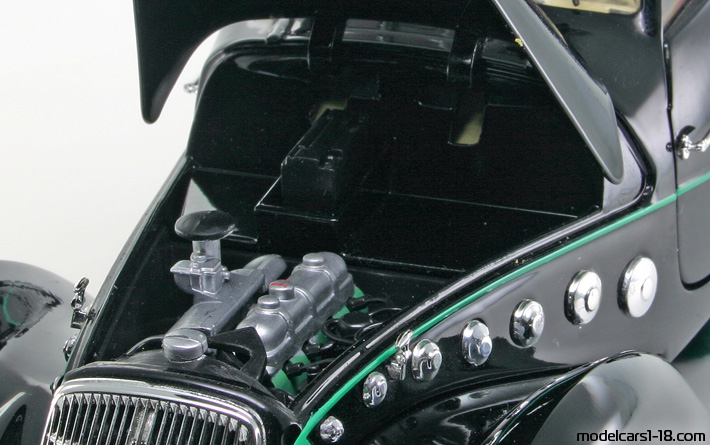 1937 - Peugeot 302 Darl'mat Norev 1/18 (Schwarz) Motor