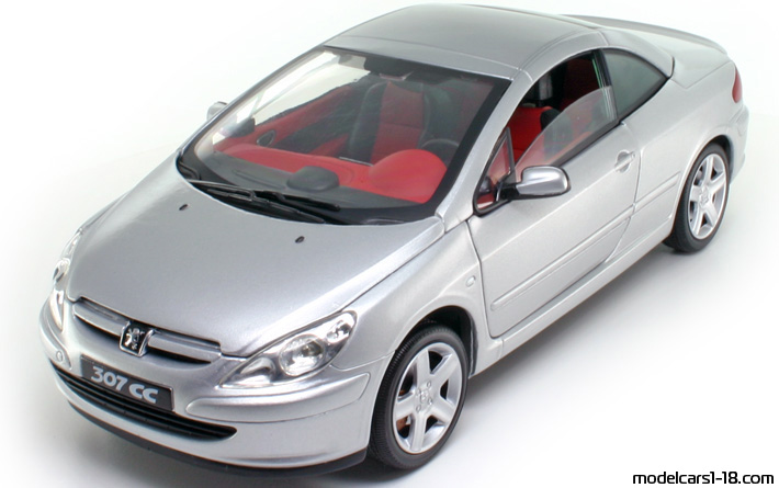 2003 - Peugeot 307 CC Solido 1/18 (Silber) Vorne linke Seite